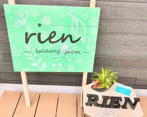 rienの看板